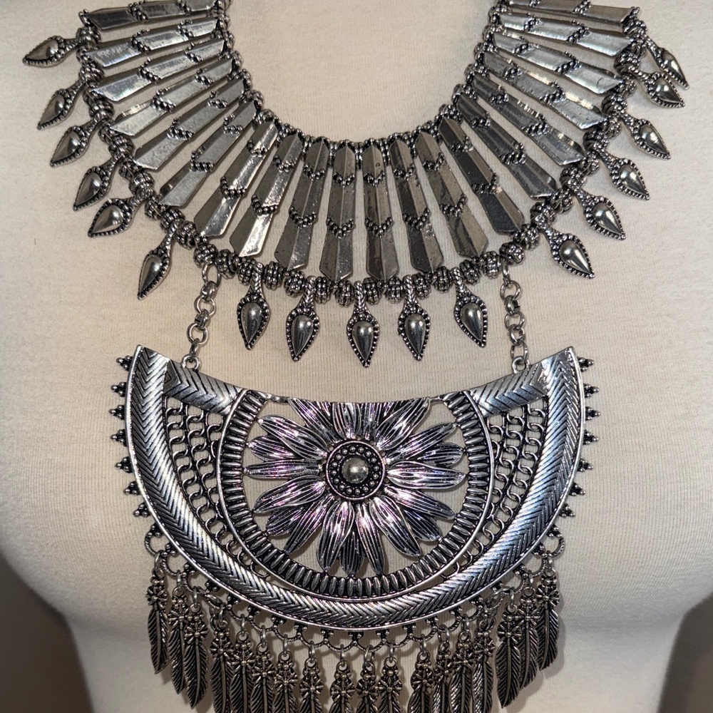 Stunning Tribal Large Statement Bib Necklace - Picture 2 of 12